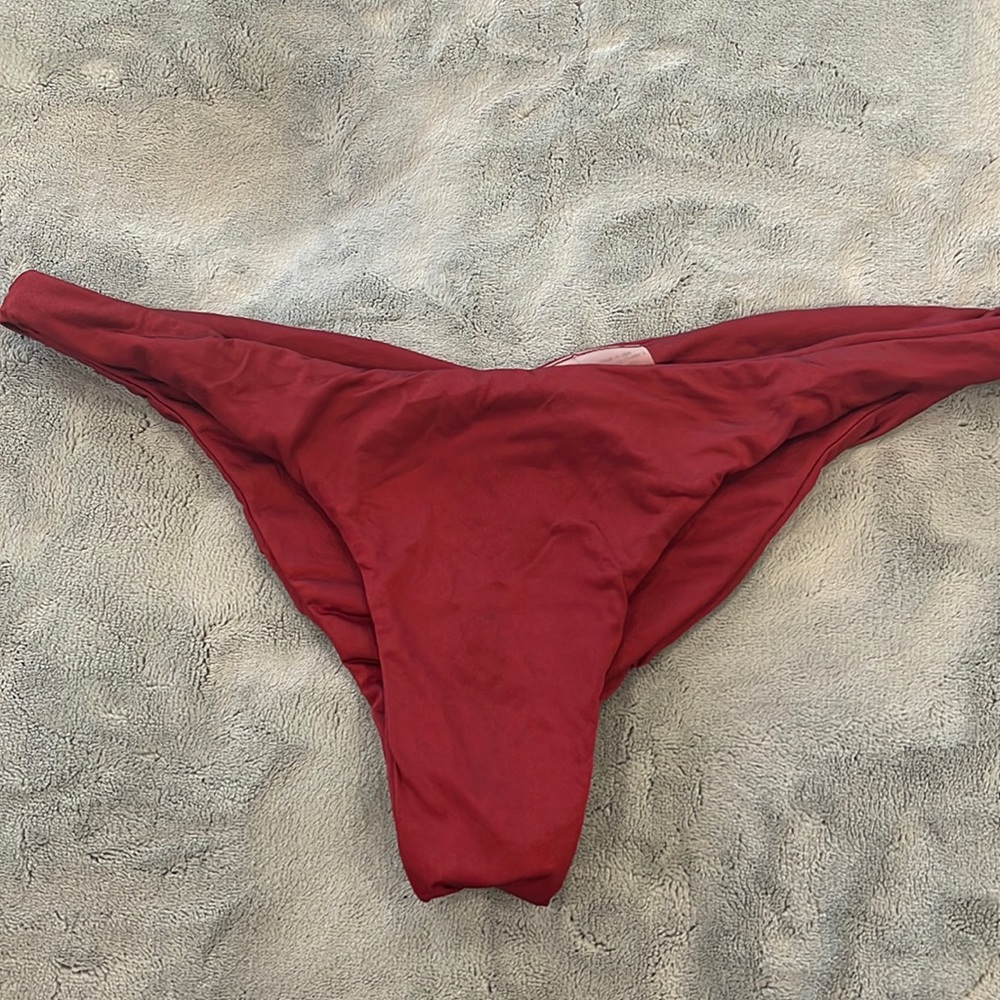 Beach Bunny Skimpy bottoms